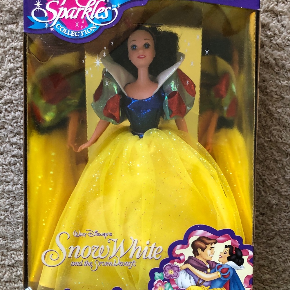 Walt Disney's Vintage Snow White Special Sparkles Collection